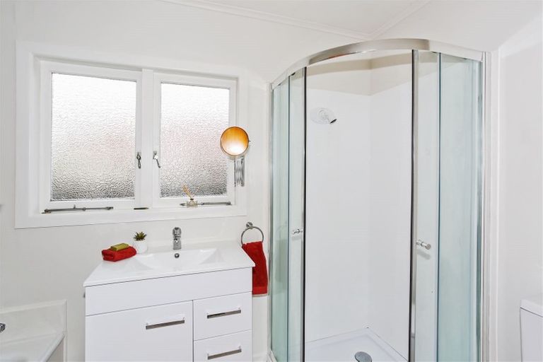 Photo of property in 22 Laurie Avenue, Papakura, 2110