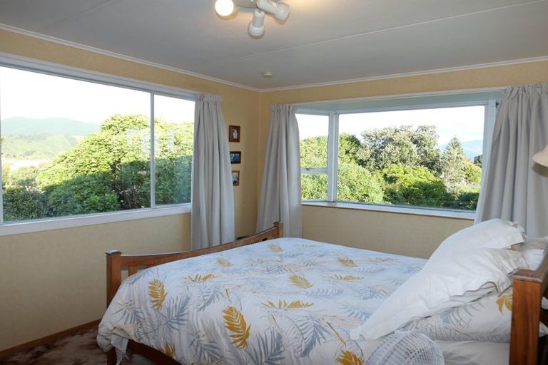 Photo of property in 4 Victor Road, Raumati Beach, Paraparaumu, 5032