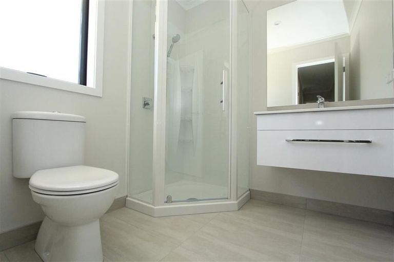 Photo of property in 2/11 Dover Road, Saint Andrews, Hamilton, 3200