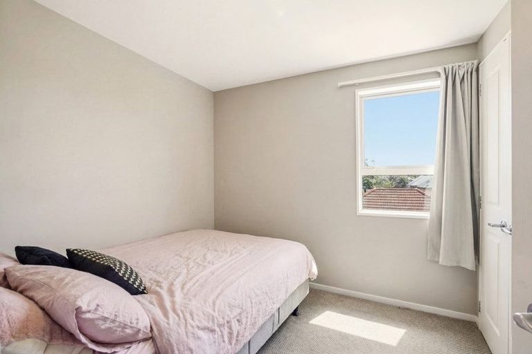 Photo of property in 8a Broadbent Street, Riccarton, Christchurch, 8041