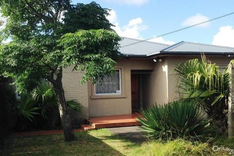 Photo of property in 1/63 Alfriston Road, Manurewa East, Auckland, 2102