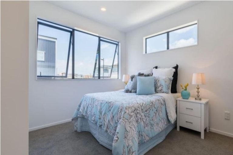 Photo of property in 72 Craigs Way, Hobsonville, Auckland, 0616