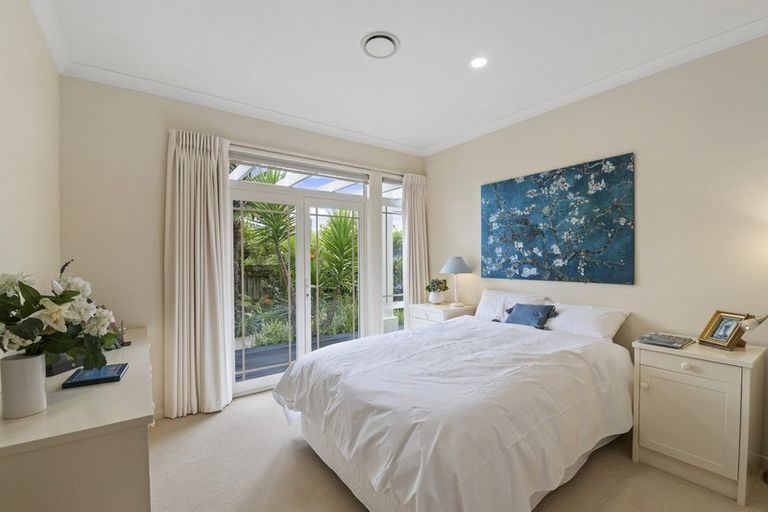 Photo of property in 19 Quadrant Heights, Paraparaumu, 5032