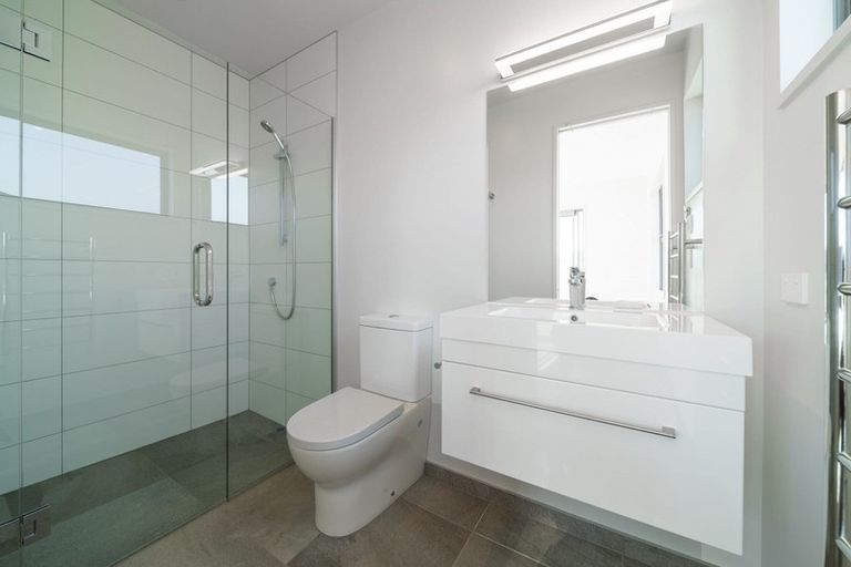 Photo of property in 8 The Heights Avenue, Wanaka, 9305