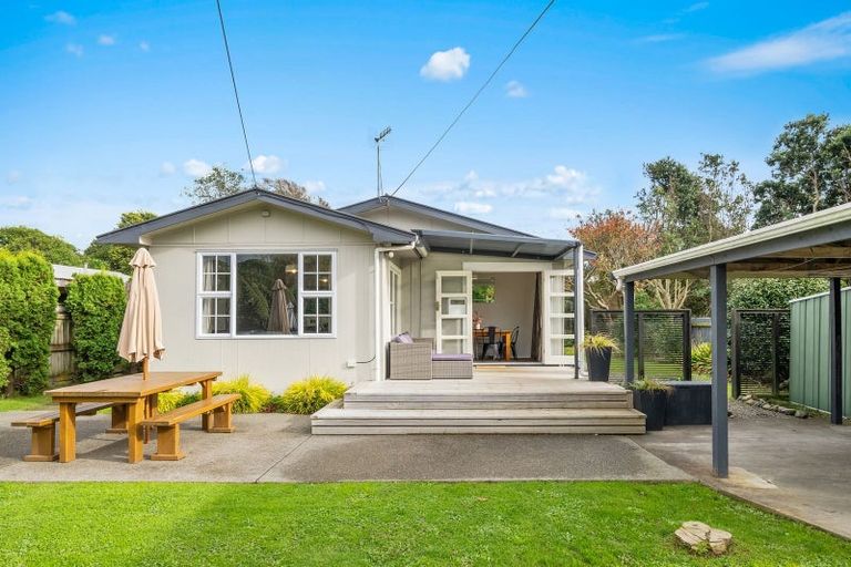 Photo of property in 22 Greenaway Road, Waikanae, 5036
