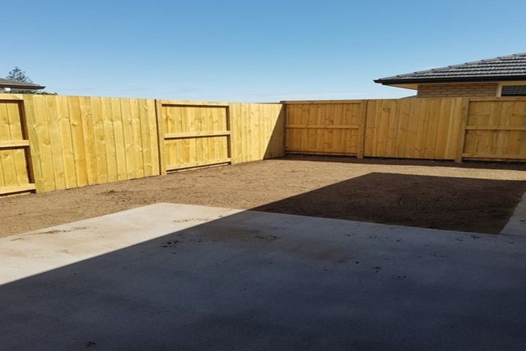 Photo of property in 11 Te Wharo Drive, Papamoa, 3118