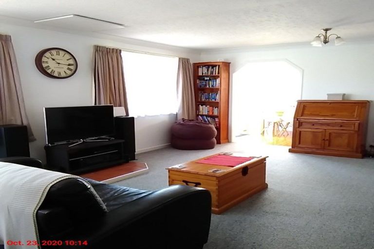 Photo of property in 19 Cologne Street, Martinborough, 5711