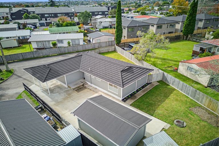 Photo of property in 127b Bruce Mclaren Road, Henderson, Auckland, 0612