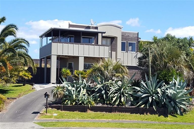 Photo of property in 12 Ata-mahina Way, Ruakaka, 0116