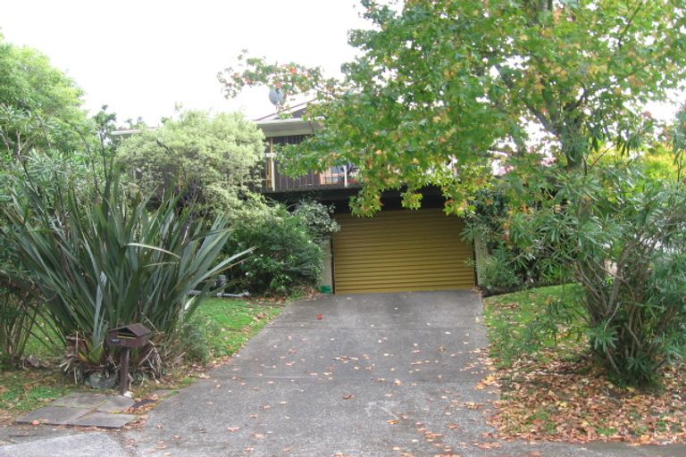 Photo of property in 8 Holyoake Place, Chatswood, Auckland, 0626