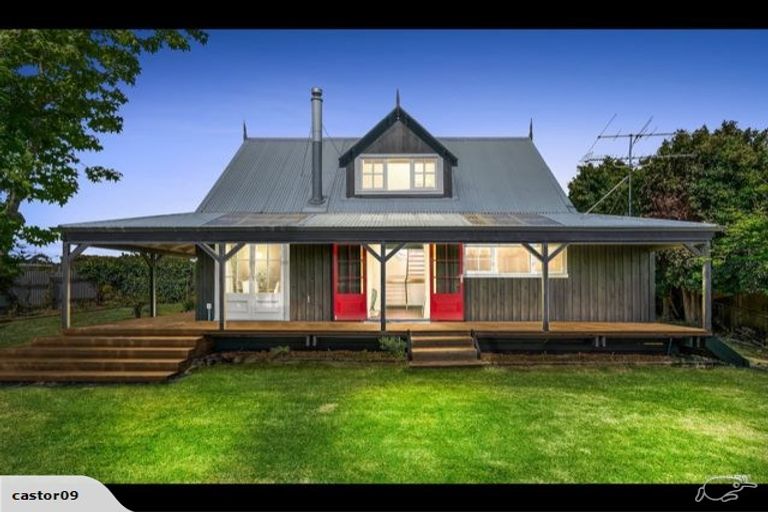 Photo of property in 8 Poplar Road, Stanmore Bay, Whangaparaoa, 0932