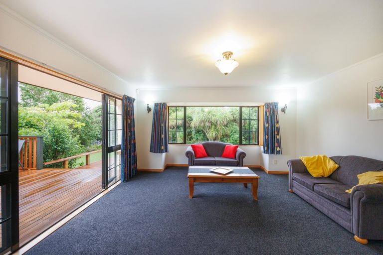 Photo of property in 11 Woodgate Court, Fitzherbert, Palmerston North, 4410