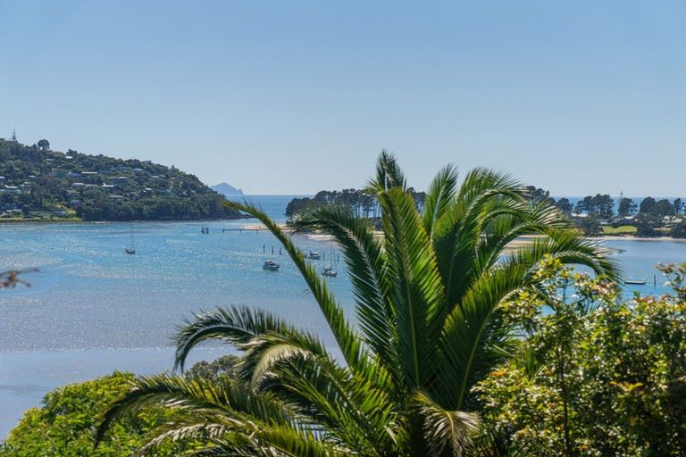 Photo of property in 18 Pine Grove, Tairua, 3508