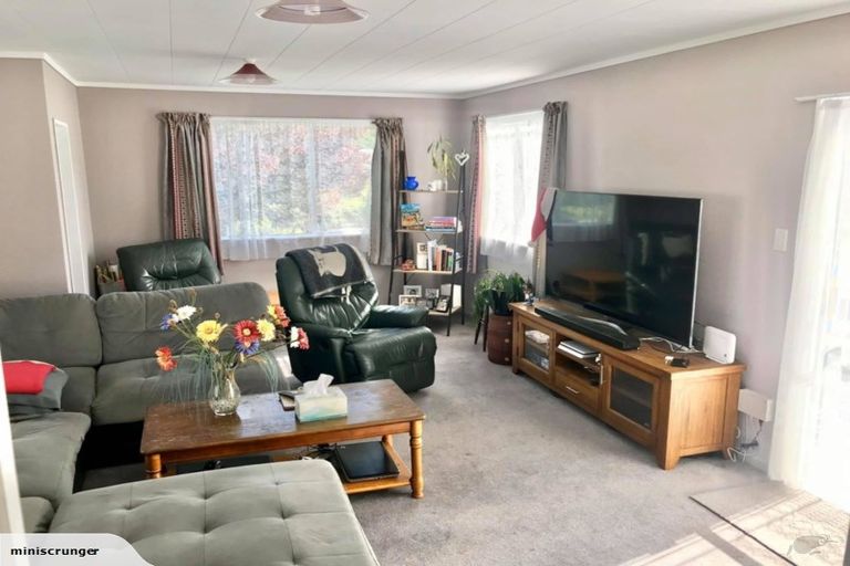 Photo of property in 2/71 Gemstone Drive, Birchville, Upper Hutt, 5018