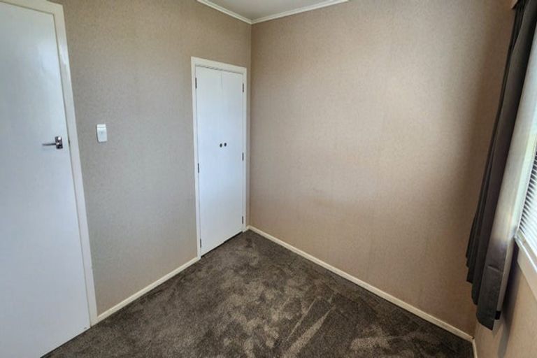 Photo of property in 2/39 Waimea Street, Westown, New Plymouth, 4310