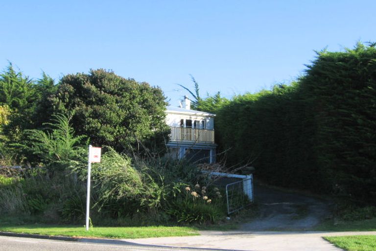 Photo of property in 1 Huiawa Street, Waikanae Beach, Waikanae, 5036