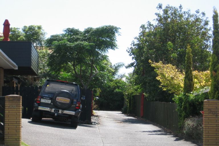 Photo of property in 1/30 Hyde Road, Rothesay Bay, Auckland, 0630