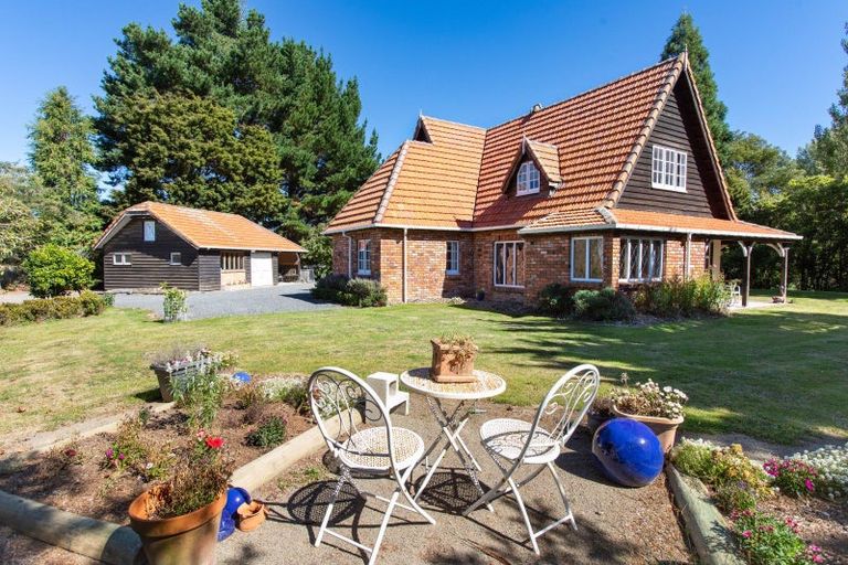 Photo of property in 45 Riverdale Road, Dannevirke, 4930