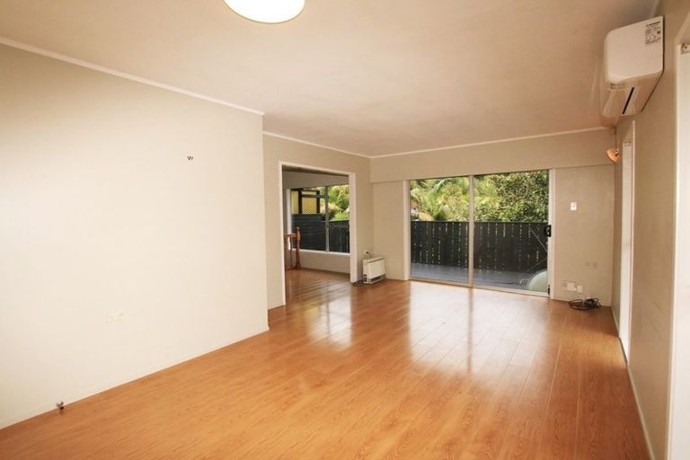Photo of property in 20 Simon Ellice Drive, Bayview, Auckland, 0629