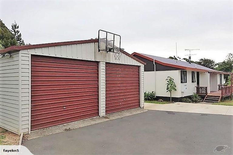Photo of property in 32 Cemetery Road, Waiuku, 2123