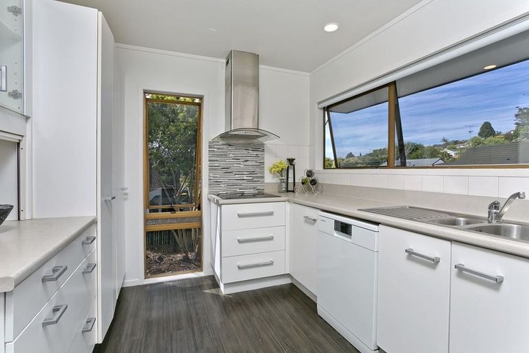 Photo of property in 29 Sandiacre Way, Browns Bay, Auckland, 0630