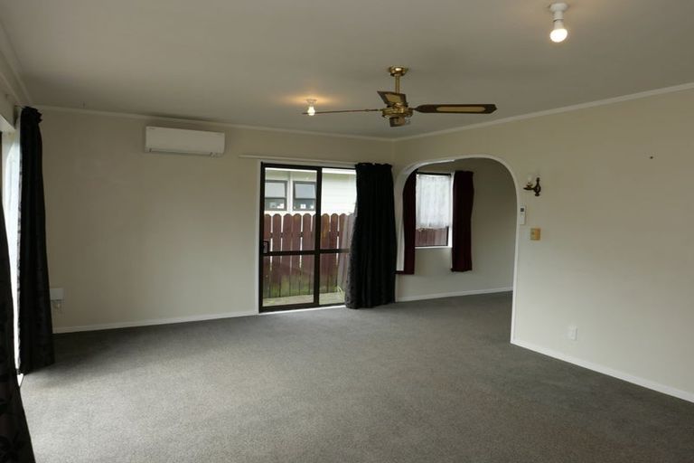 Photo of property in 72 Aorangi Road, Paraparaumu, 5032