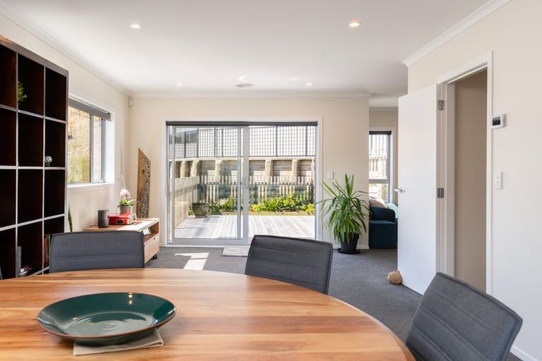 Photo of property in 17 Prestwich Rise, Churton Park, Wellington, 6037