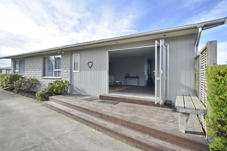 Photo of property in 25 Bayswater Crescent, Bromley, Christchurch, 8062