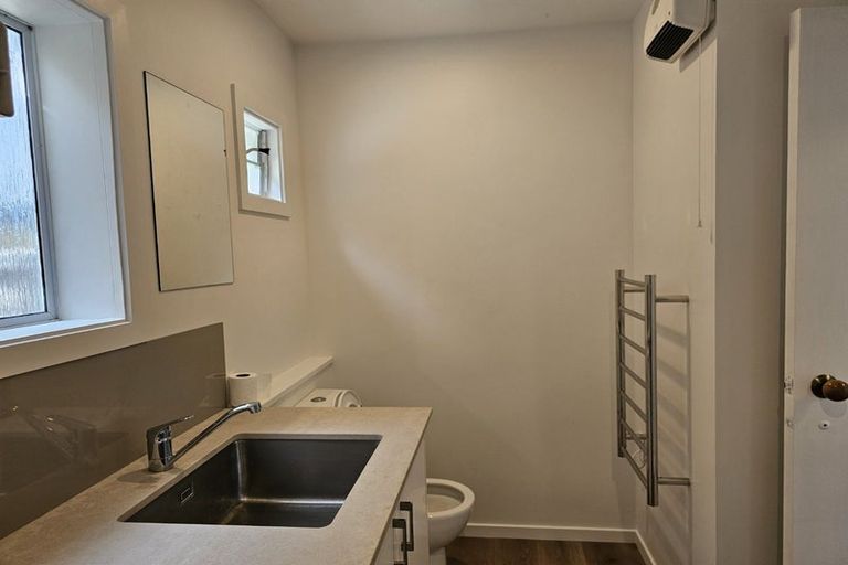 Photo of property in 54 Mana View Road, Paremata, Porirua, 5026