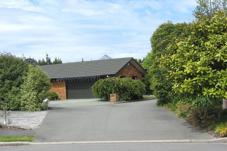 Photo of property in 12 Flaxgrove Place, Parklands, Christchurch, 8083