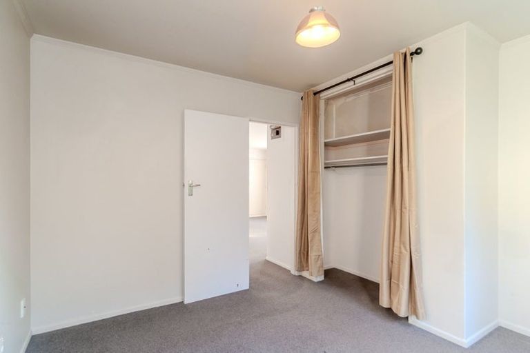 Photo of property in 106a Newlands Road, Newlands, Wellington, 6037