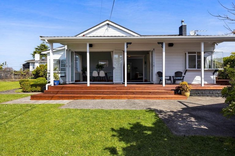 Photo of property in 44 Upjohn Street, Brooklands, New Plymouth, 4310