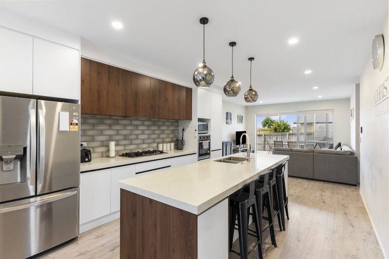 Photo of property in 35 Harriet Johnston Drive, Pokeno, 2402