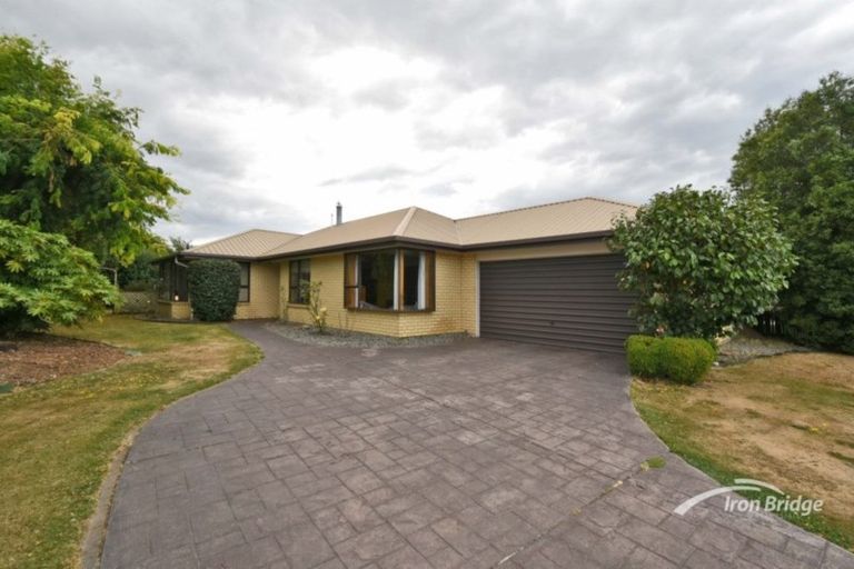 Photo of property in 2 Neathwest Avenue, Broomfield, Christchurch, 8042