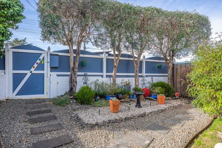 Photo of property in 33 Wharemauku Road, Raumati Beach, Paraparaumu, 5032