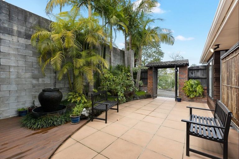 Photo of property in 93a Beach Road, Mellons Bay, Auckland, 2014