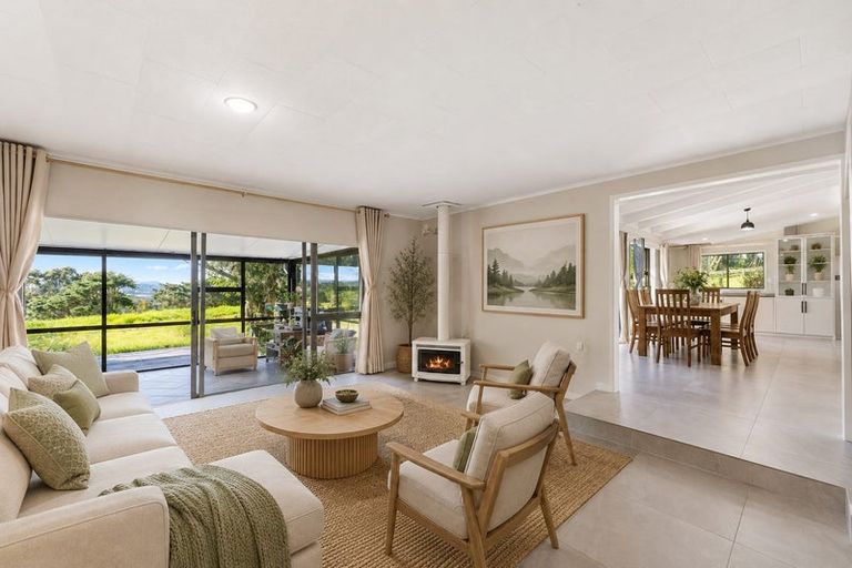 Photo of property in 87 Spur Road, Stillwater, Silverdale, 0993