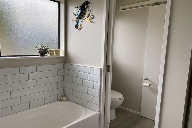 Photo of property in 89 Queens Road, Waikanae Beach, Waikanae, 5036