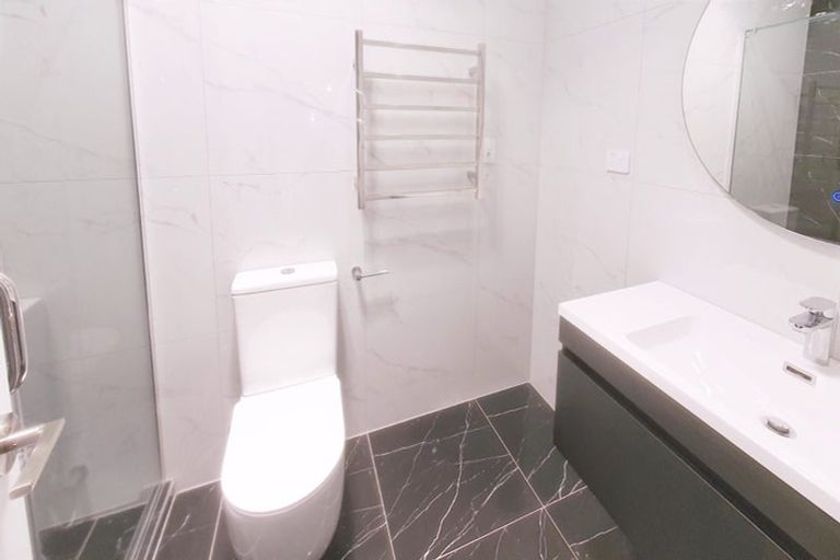 Photo of property in 10 Heketara Way, Massey, Auckland, 0614