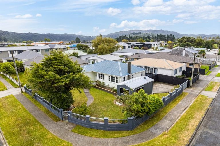 Photo of property in 9 Best Street, Wainuiomata, Lower Hutt, 5014