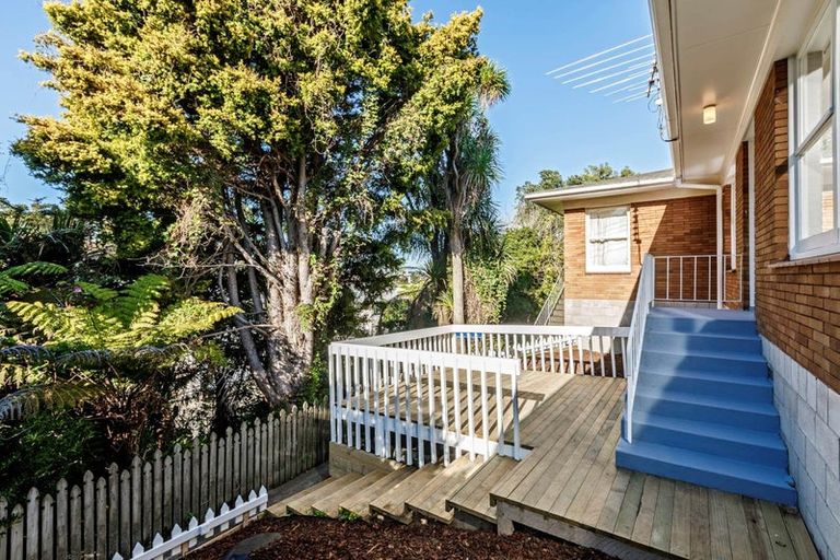 Photo of property in 2/28 Gordon Avenue, Milford, Auckland, 0620