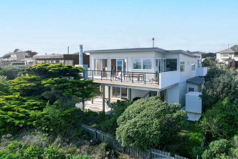 Photo of property in 5 Somerset Grove, Waitarere Beach, Levin, 5510