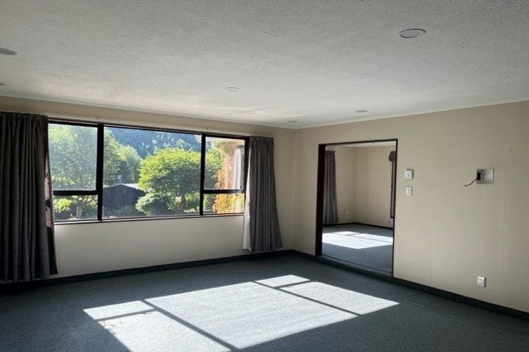 Photo of property in 2 Jenkins Place, Arrowtown, 9302