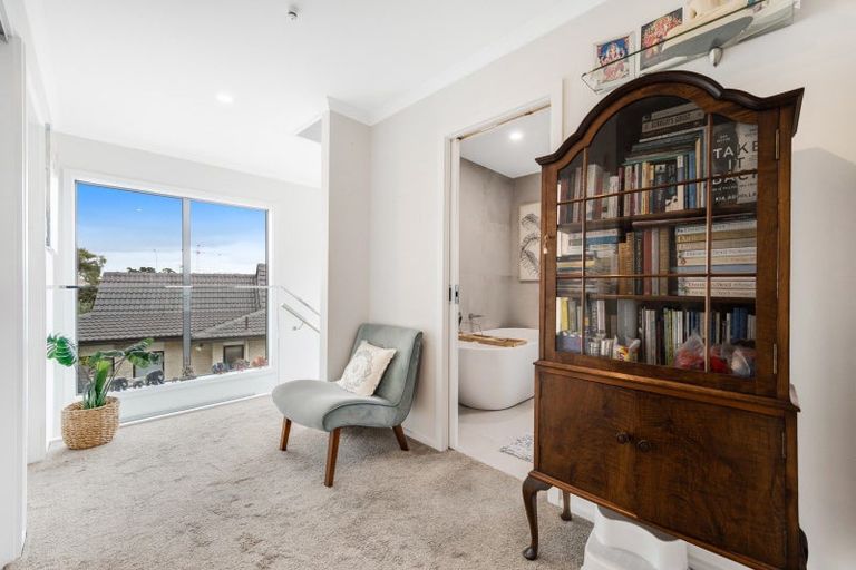 Photo of property in 5 Waihanga Way, Bucklands Beach, Auckland, 2014