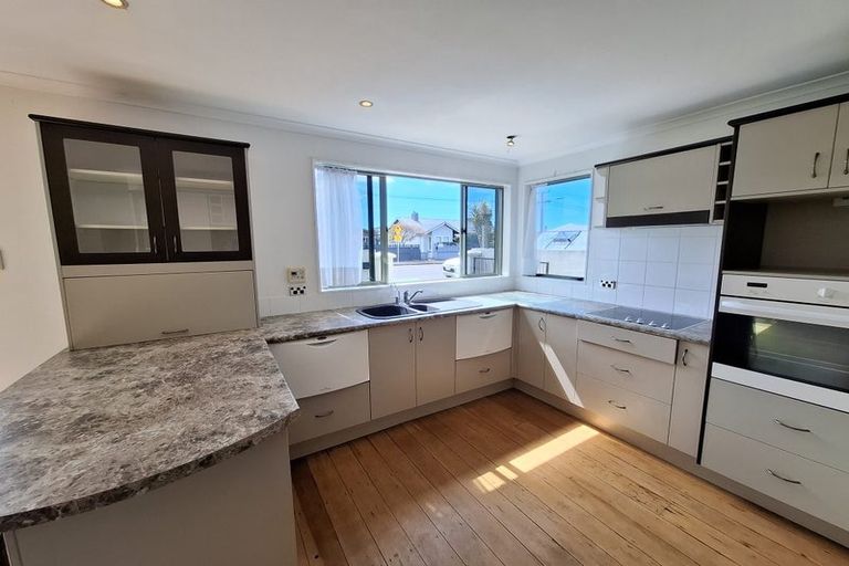 Photo of property in 53 Wallace Place, Westown, New Plymouth, 4310