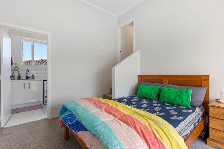 Photo of property in 2/15 Kohiwi Road, Manurewa, Auckland, 2102