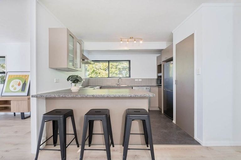 Photo of property in 13 Lesa Annis Place, Henderson, Auckland, 0612