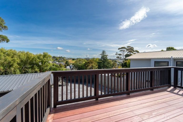 Photo of property in 36 Moffat Road, Red Beach, 0932