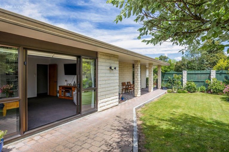 Photo of property in 5 Luxton Place, Rangiora, 7400
