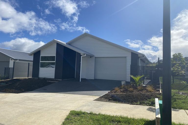 Photo of property in 30 Glenbervie Drive, Glenbervie, 0173